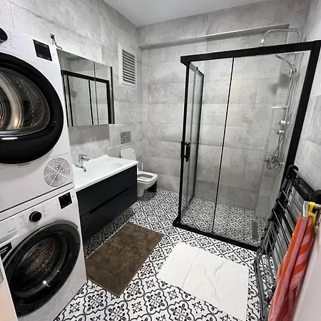 Bostanci Luxury 2 Bedroom With Pool *