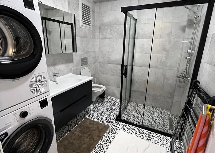 Bostanci Luxury 2 Bedroom With Pool *