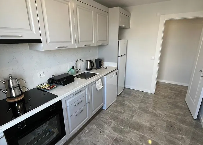 Bostanci Luxury 2 Bedroom With Pool شقة *