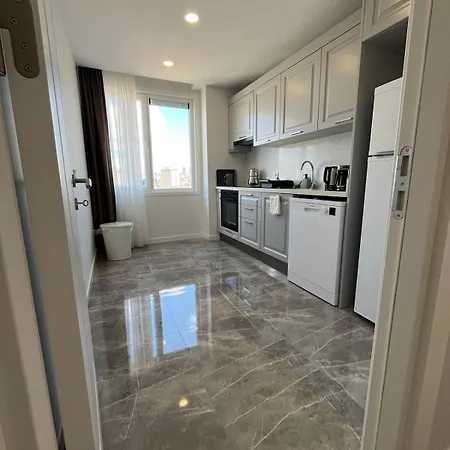 Bostanci Luxury 2 Bedroom With Pool Apartament